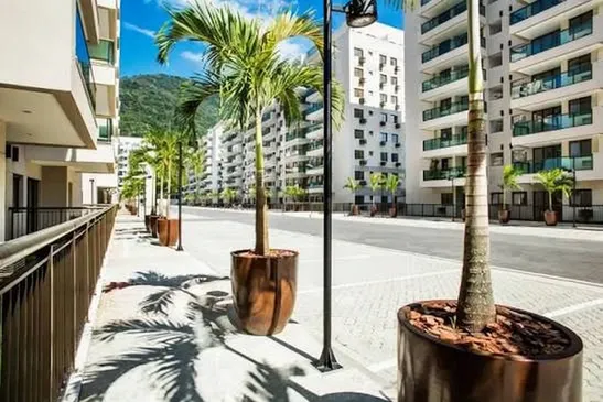 Apartamento Garden: Unidade Garden no Ocean Pontal Residence com amplo terraço, jardim privativo e acabamento de alto padrão.