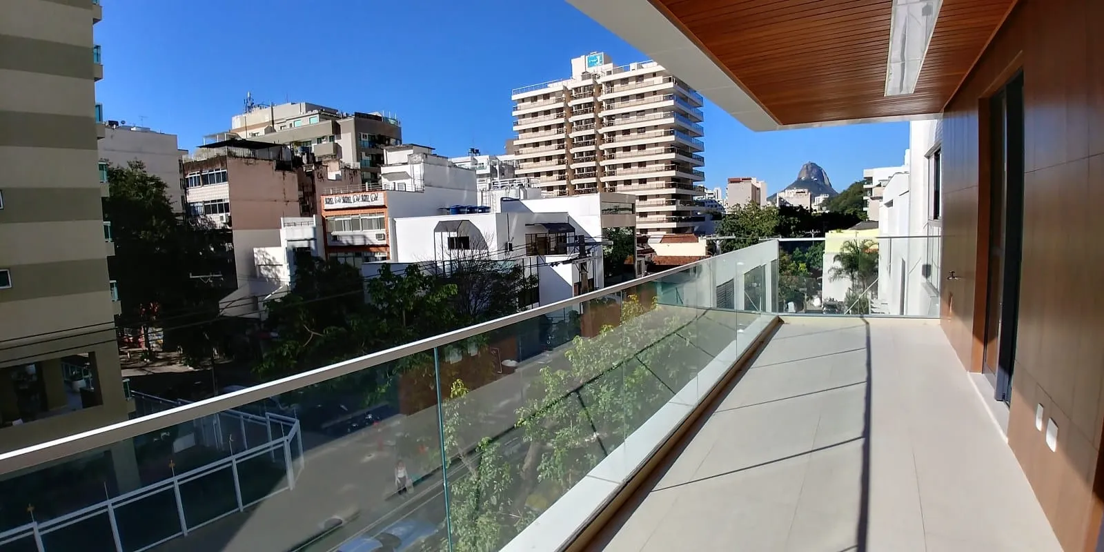 Pinheiro Guimarães 75 Botafogo APTOS