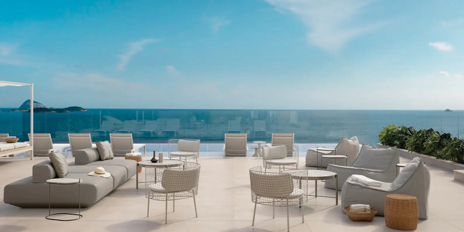 Deck molhado com espreguiçadeiras na piscina do IPA Studios Design, lazer exclusivo Rio de Janeiro