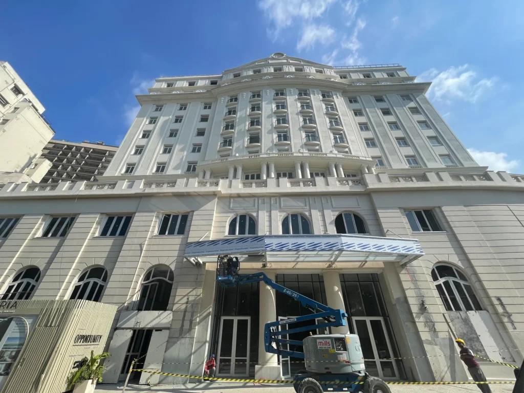 Apartamentos de até 4 suítes e metragens de 77 m² a 311 m² no RJ. Lazer completo e comodidades exclusivas. Conheça o Glória Residencial hoje mesmo. Saiba mais