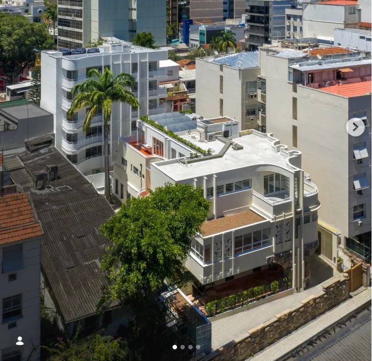 Raro palacete Art Deco à venda no Rio de Janeiro, imóvel histórico reformado com acabamentos de época