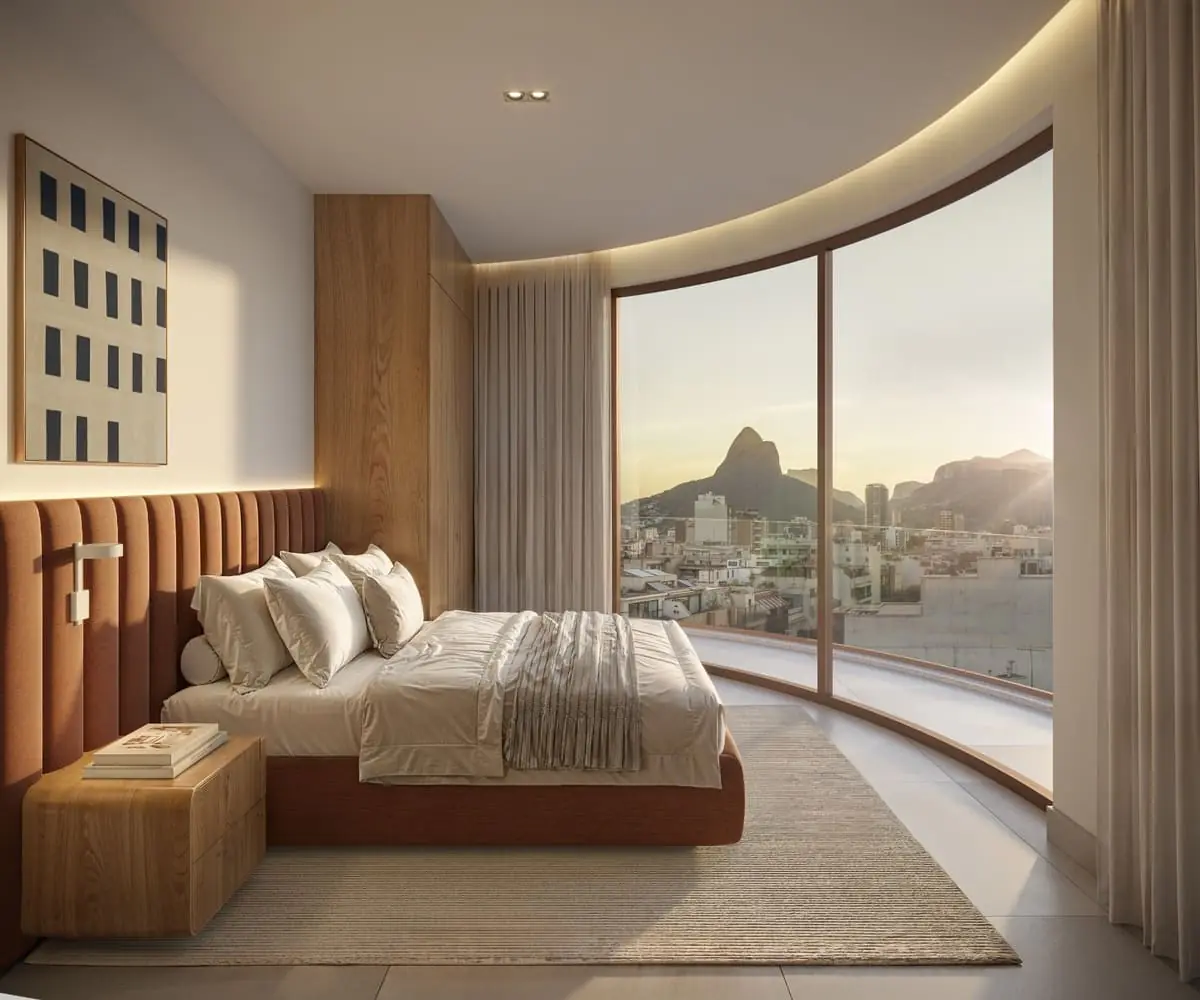 Cobertura linear com piscina privativa, deck de madeira e vista para o mar em Ipanema.